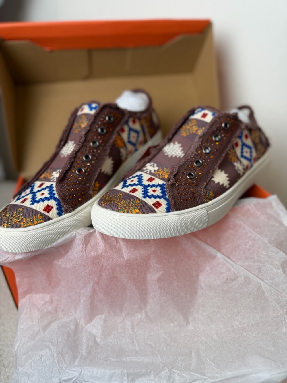 Montana West Brown Embelished Rhinestone Slip-On Sneakers NIB - Picture 4 of 9